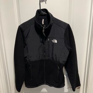 Women’s North Face Sweater